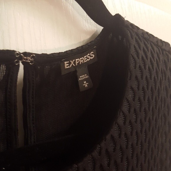Express Black Mesh Crop Top - Picture 4 of 5